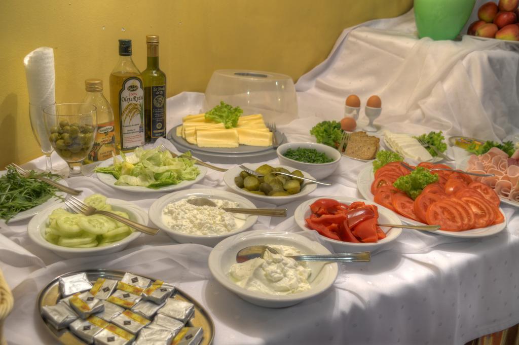 Hotel Calisia Kaliszki Εξωτερικό φωτογραφία