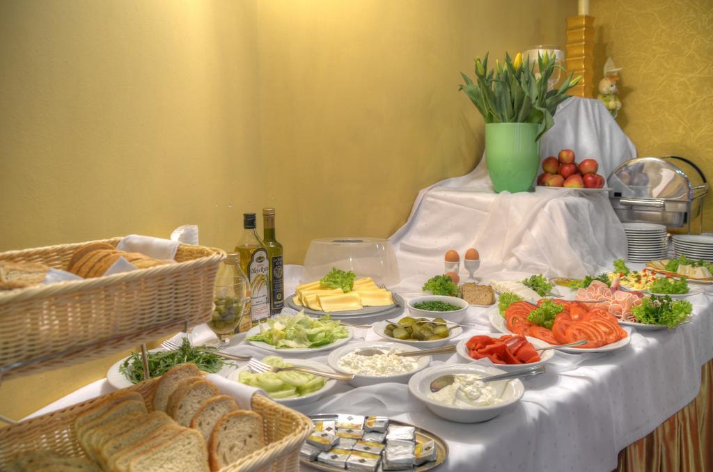 Hotel Calisia Kaliszki Εξωτερικό φωτογραφία