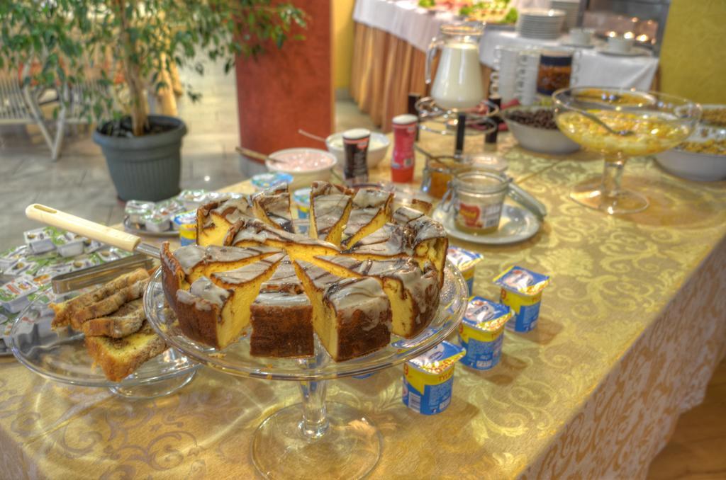 Hotel Calisia Kaliszki Εξωτερικό φωτογραφία